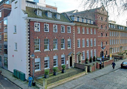 Robert Hitchins acquires second office building in top-notch Queen Square